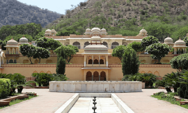 ताजमहल के बाद यह है 1728 में बनी दूसरी अमर प्रेम की निशानी rani sisodiya park jaipur