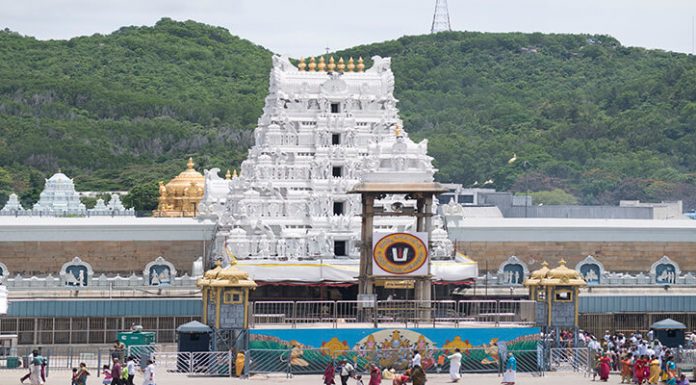 तिरुपति बालाजी मंदिर में स्वयं भगवान करते हैं वास, जानें मंदिर से जुड़ी अनोखी बातें facts about tirupati balaji