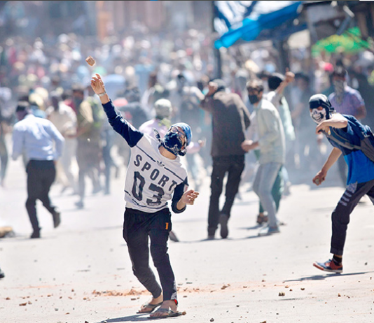 army-chief-warns-stonepelter-kashmir