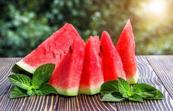 गर्मी की हीट को बीट करने के लिए खाएं तरबूज, जानें सेहत के लिए इसके फायदे