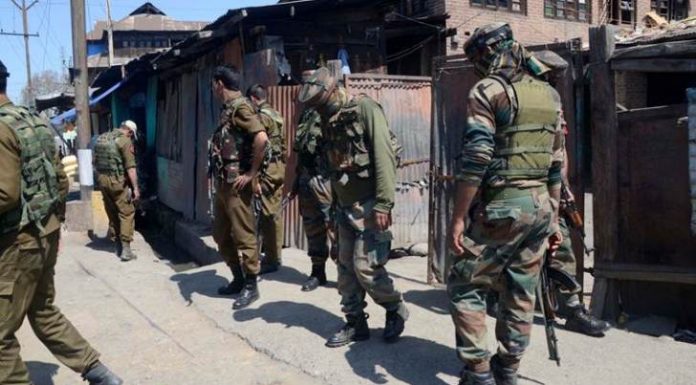 महबूबा की बात नहीं टाल पाए प्रधानमंत्री, कश्मीर पर सेना के एक्शन में लगी रोक kashmir-army-stopped-home-minister